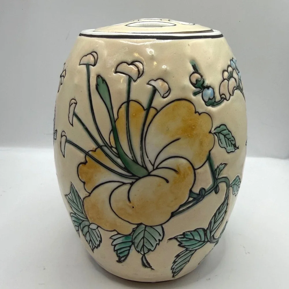 Vintage‎ Macau Hand Painted Porcelain Ginger Jar Floral Chinoiserie Decorative